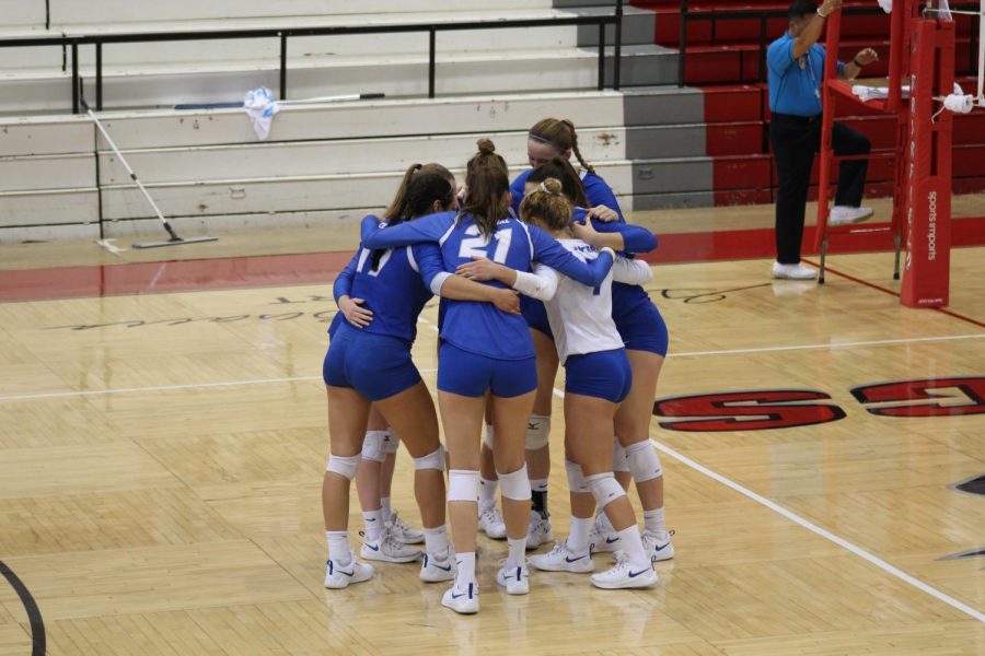 Volleyball Heating Up During Conference Play