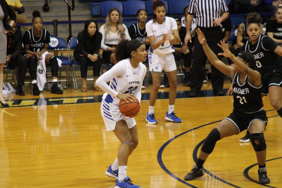 Womens Basketball Wins Close Game To Earn First Conference Victory