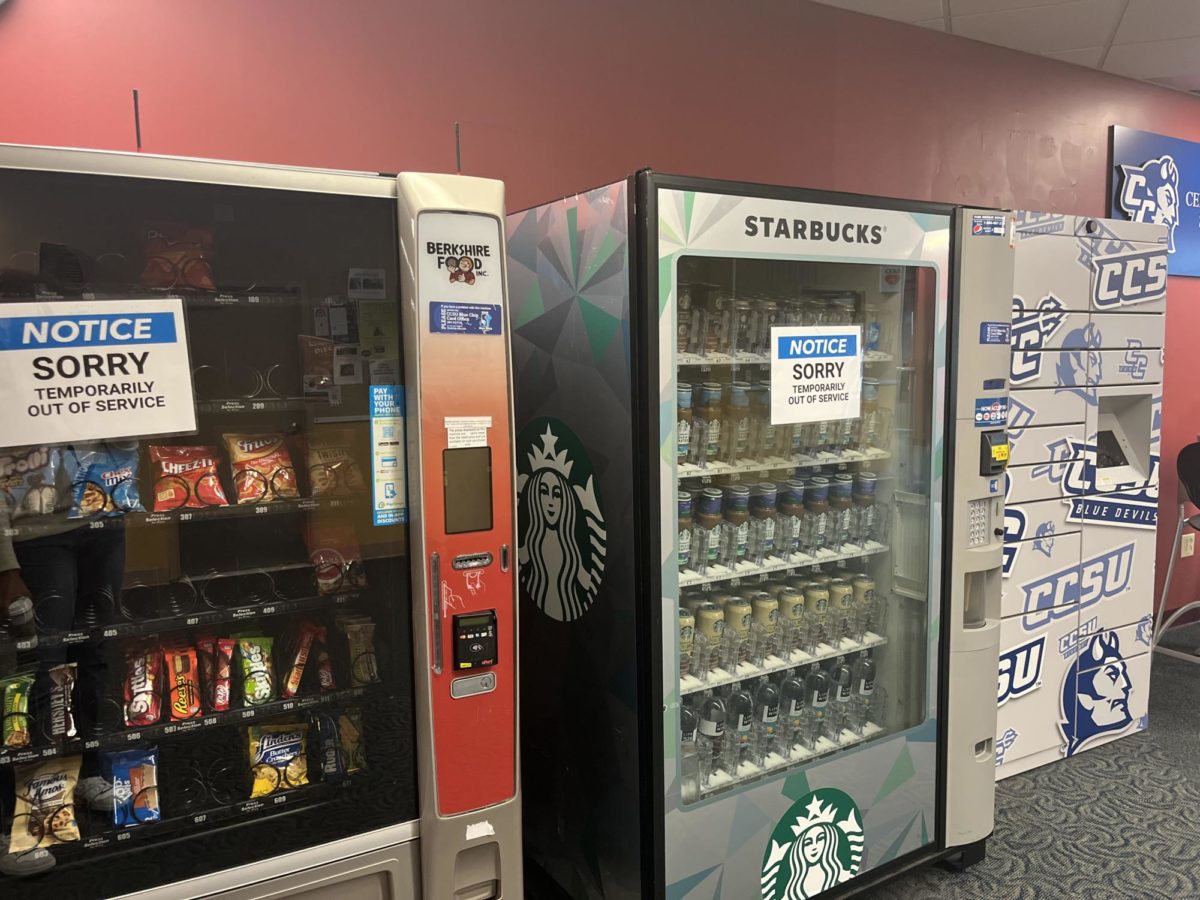 Vending+machines+in+Central+Connecticut+State+Student+Center.