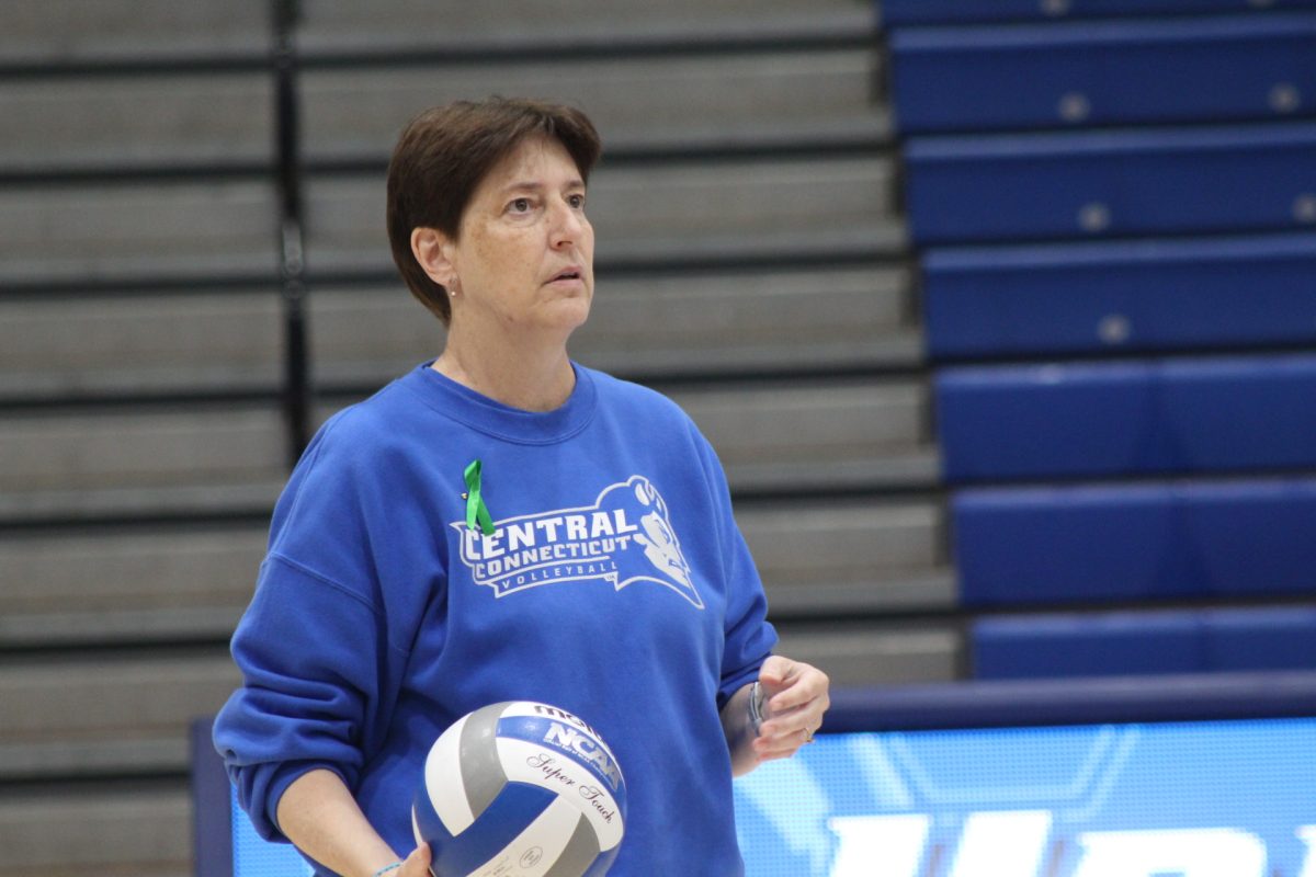 Long Time Head Volleyball Coach Set to Retire After Season