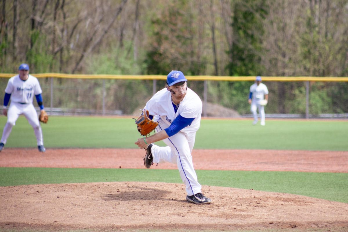 Richie Kerstetter throwing a pitch