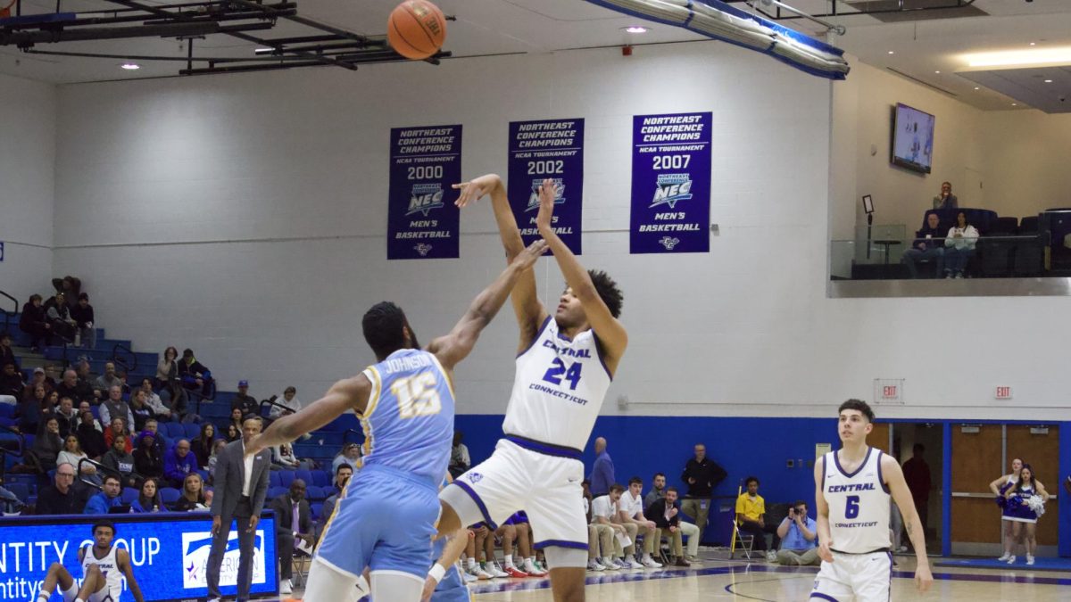 James Jones taking a fadeaway jumper against LIU