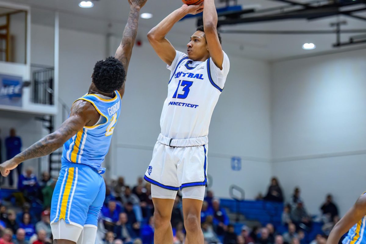 Ashton Reynolds taking a pull-up jumper against LIU
